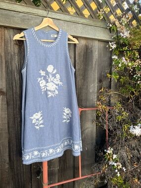 Zara Chambray Blue Sleeveless Embroidered Shift Dress